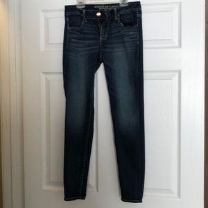 American Eagle skinny jeans size 8!